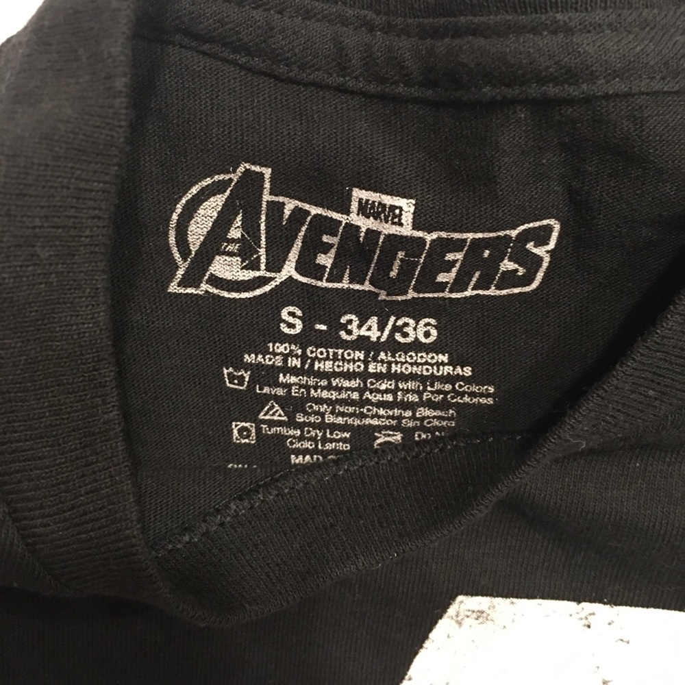 SOLD✨NWOT Marvel Avengers T-Shirt - Picture 3 of 4